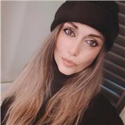 Diplomata al Liceo Psico-Socio Pedagogico. Ho maturato esperienza come insegnante di sostegno alle scuole elementari